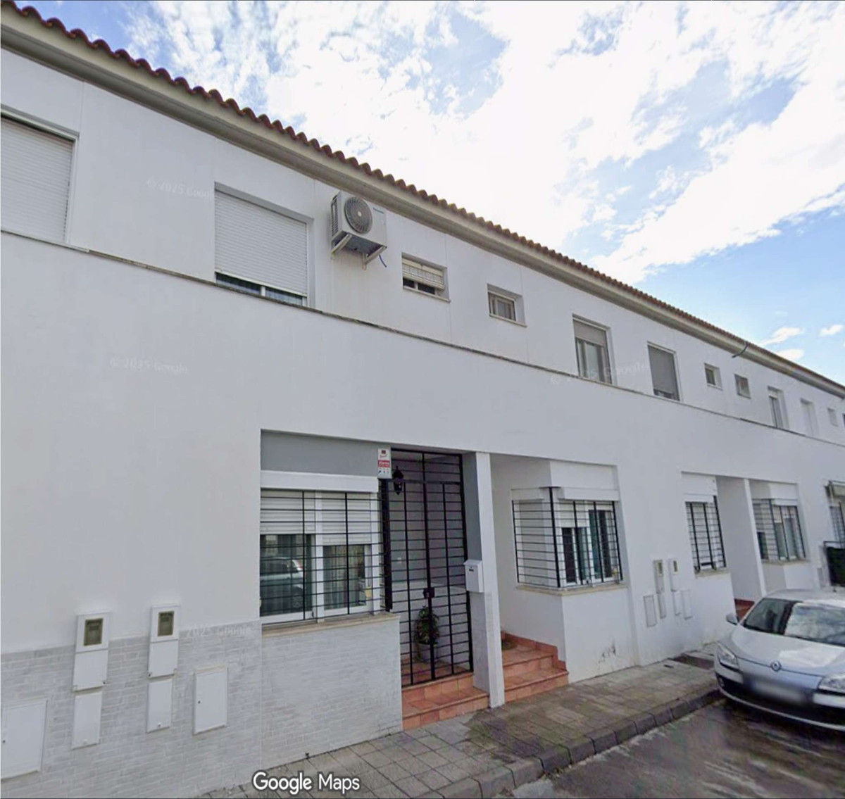 Operación de deuda residencial · Palomares del Río. © Google.